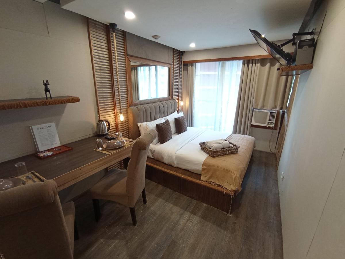 The Staycation - Serviced Rooms Manila Bagian luar foto