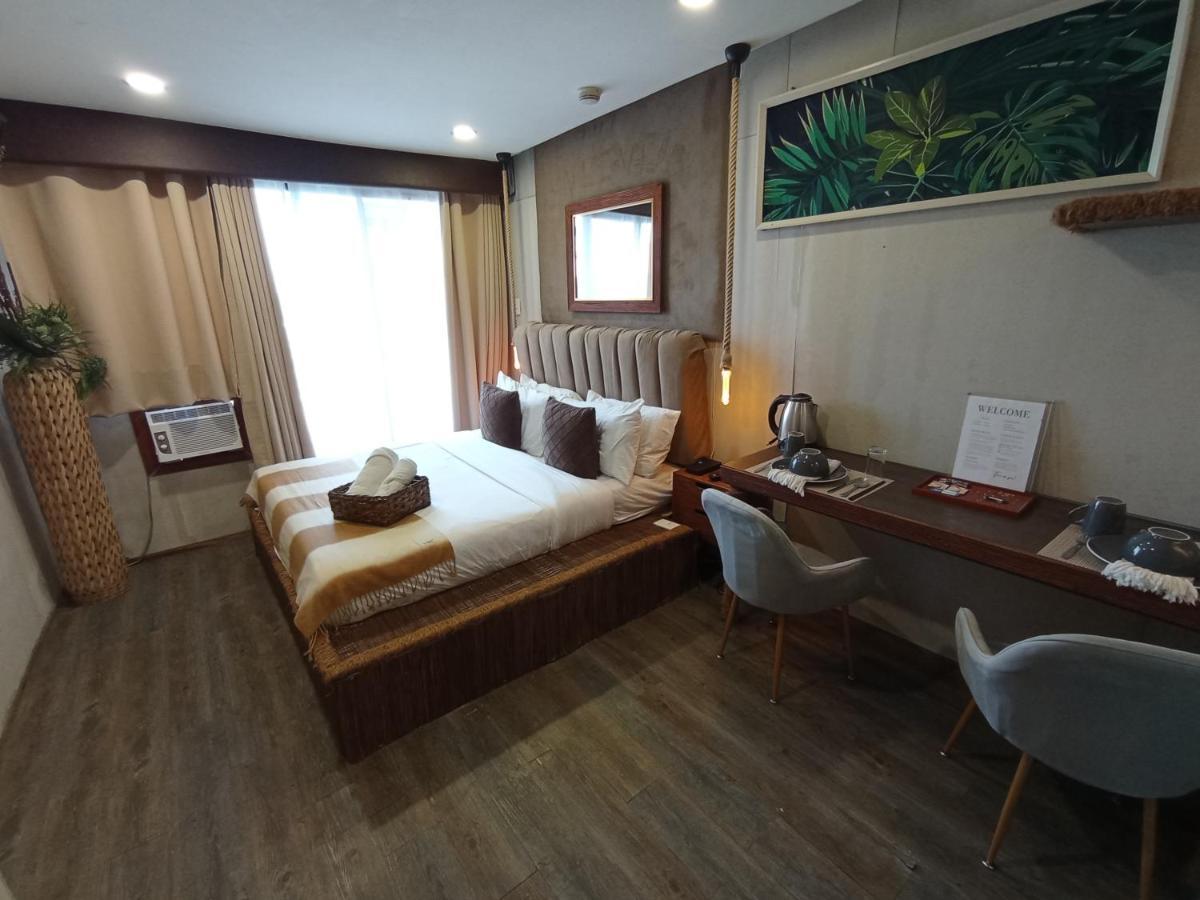 The Staycation - Serviced Rooms Manila Bagian luar foto