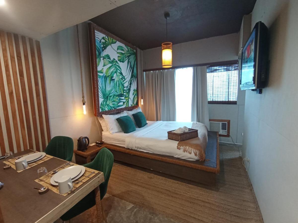 The Staycation - Serviced Rooms Manila Bagian luar foto