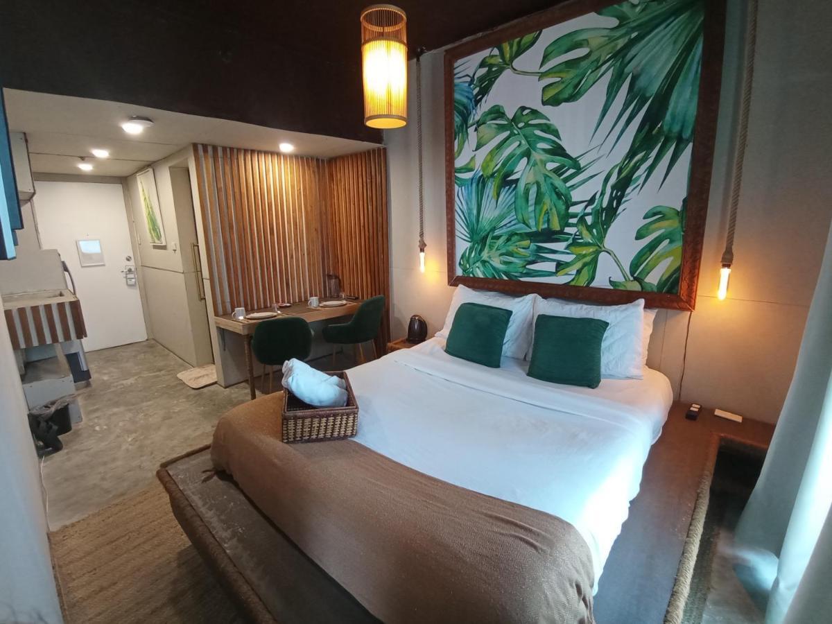 The Staycation - Serviced Rooms Manila Bagian luar foto