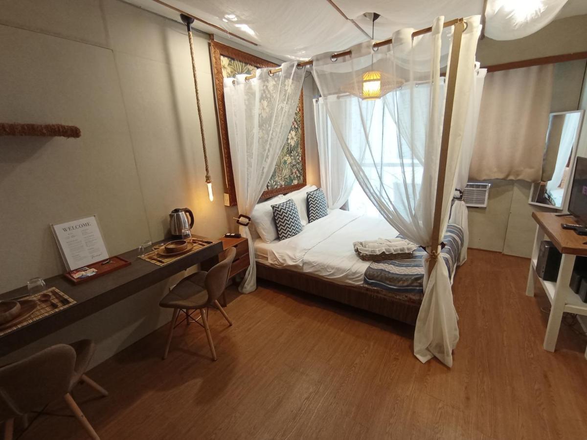 The Staycation - Serviced Rooms Manila Bagian luar foto