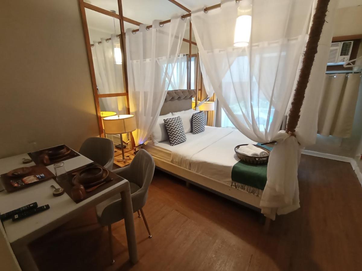 The Staycation - Serviced Rooms Manila Bagian luar foto