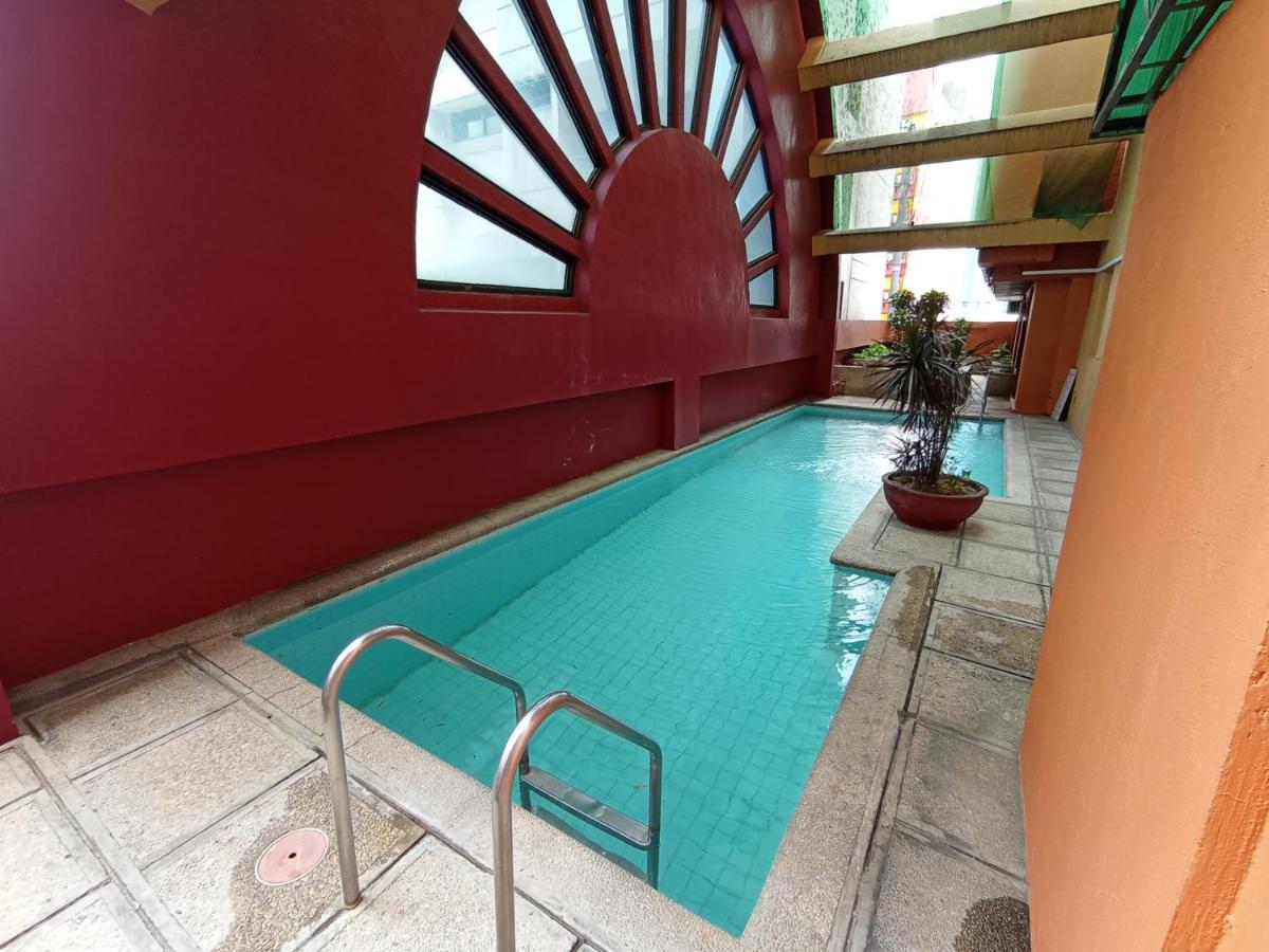 The Staycation - Serviced Rooms Manila Bagian luar foto