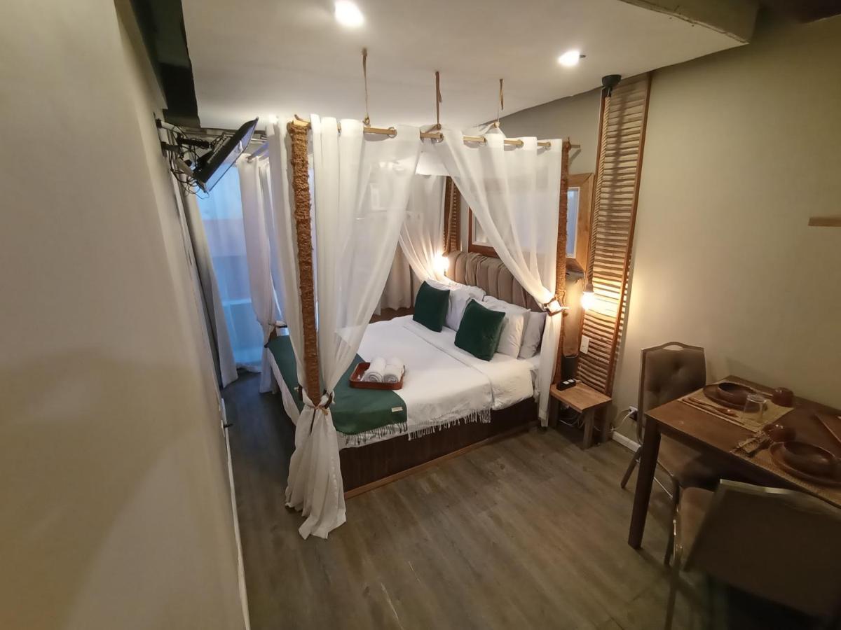 The Staycation - Serviced Rooms Manila Bagian luar foto