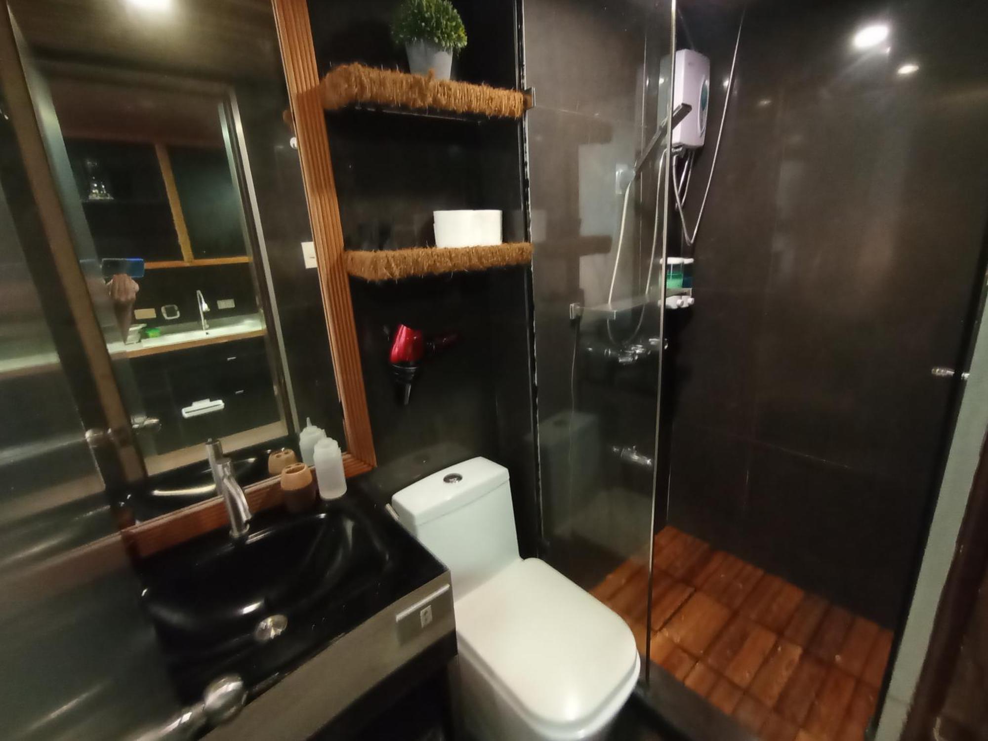 The Staycation - Serviced Rooms Manila Bagian luar foto