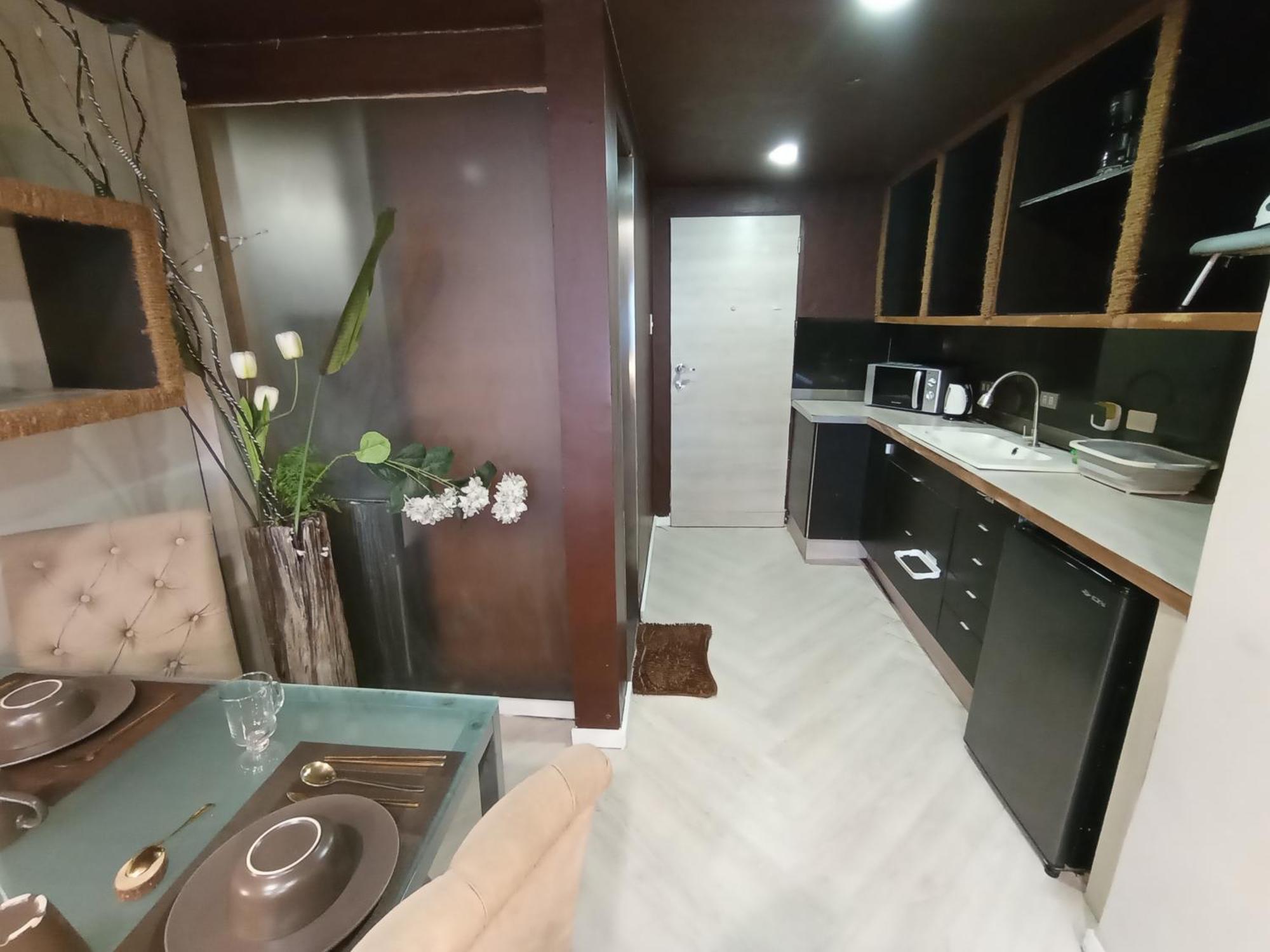 The Staycation - Serviced Rooms Manila Bagian luar foto