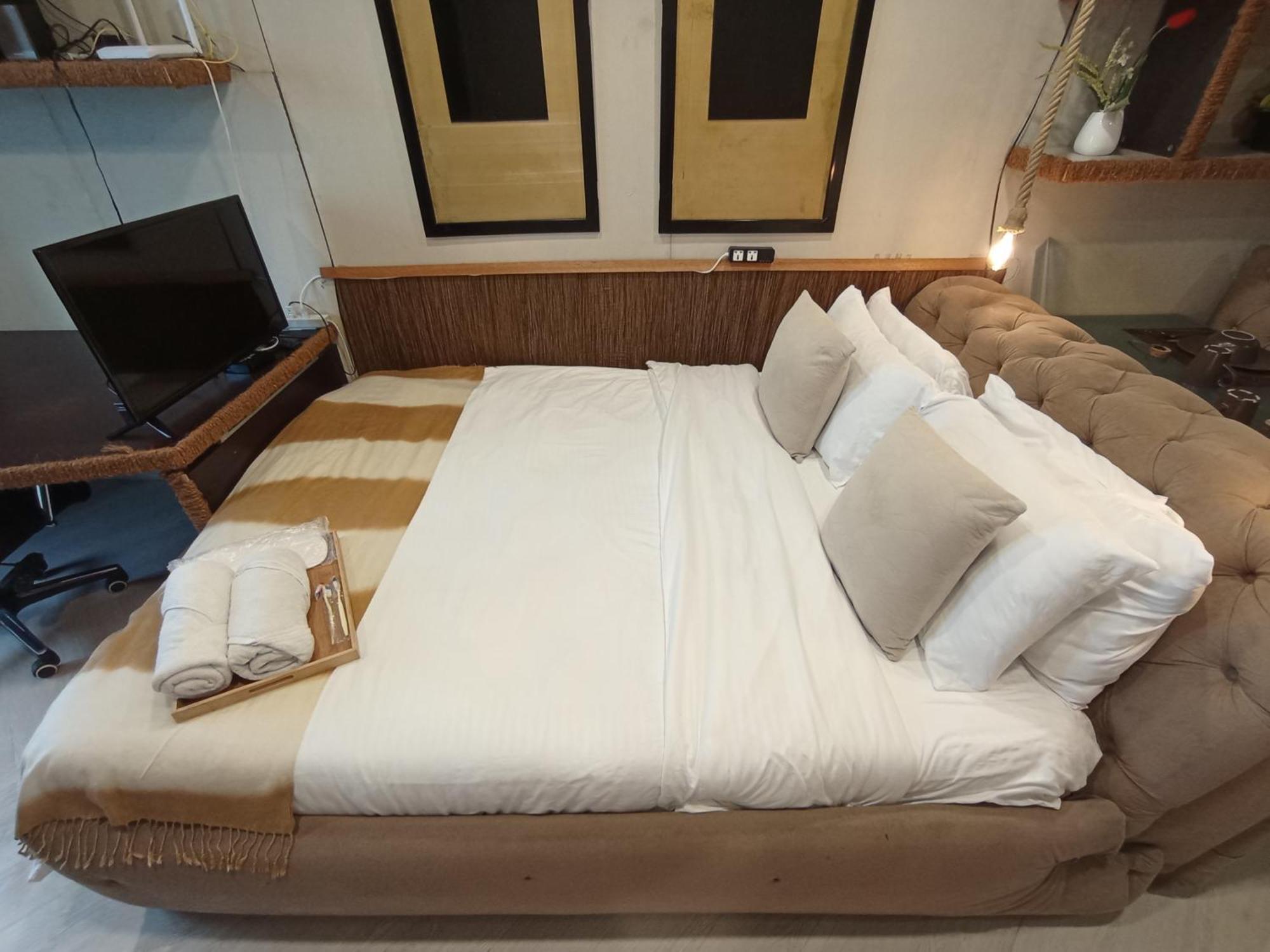 The Staycation - Serviced Rooms Manila Bagian luar foto
