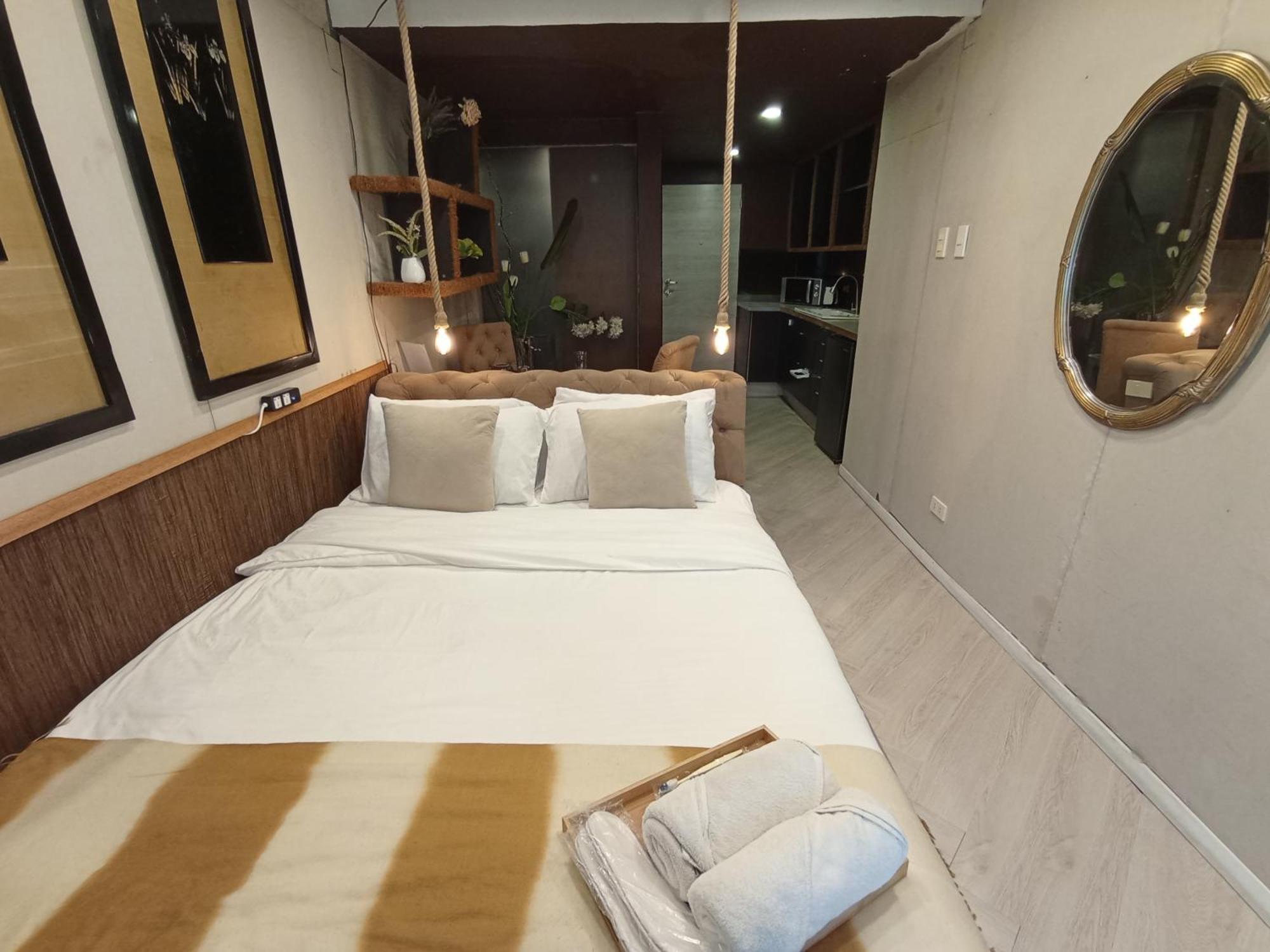 The Staycation - Serviced Rooms Manila Bagian luar foto